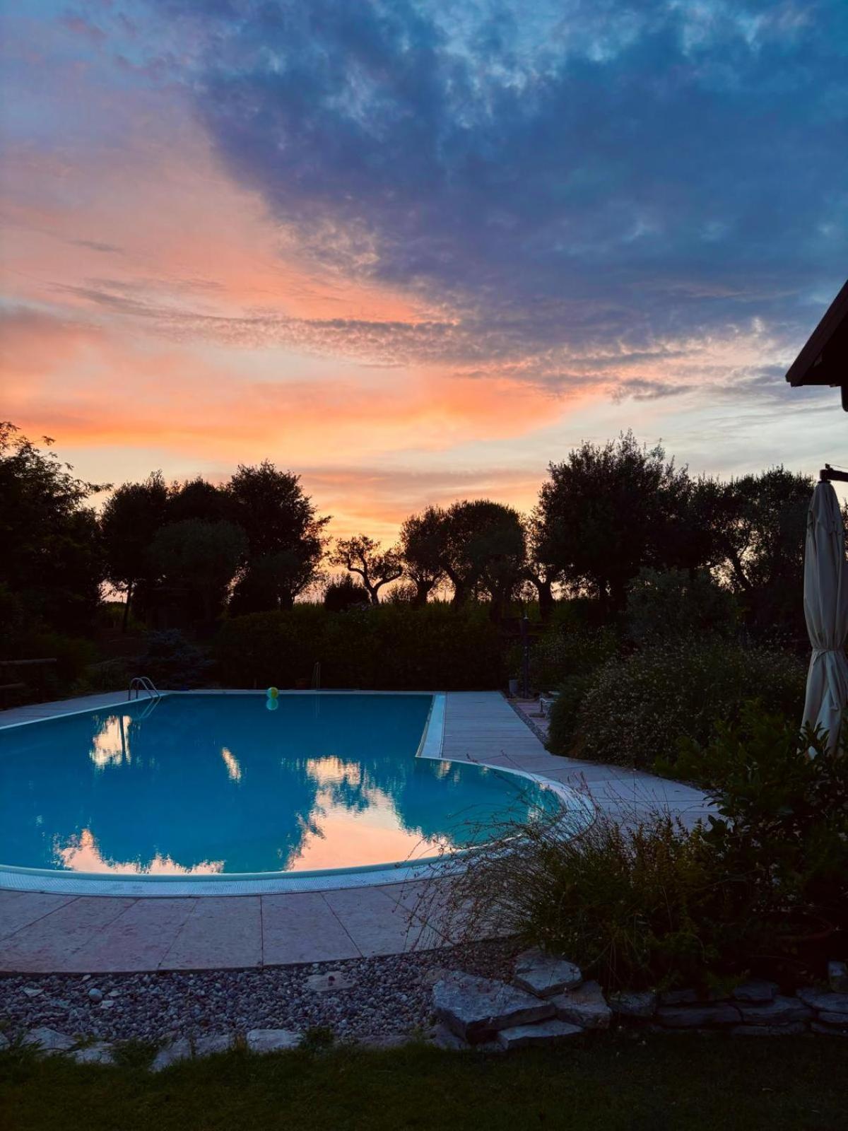 Agriturismo" Il Glicine Bianco" Monzambano Exterior foto